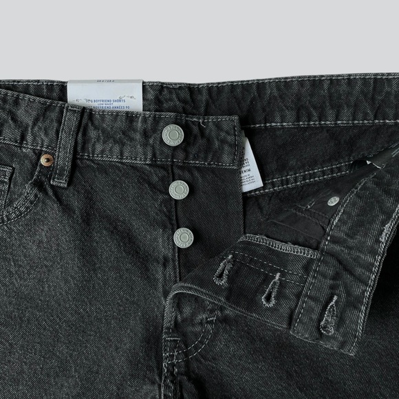 NWT H&M black jean shorts. size: 6 - Picture 4 of 5